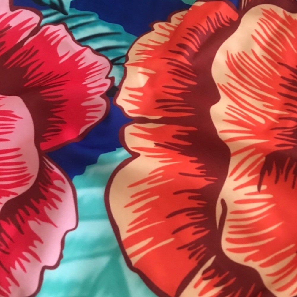 ✨HP✨Off The Shoulder Floral Patterned Swimsuit✨ - Picture 6 of 8